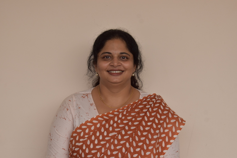 Ms. Neelam Prakash